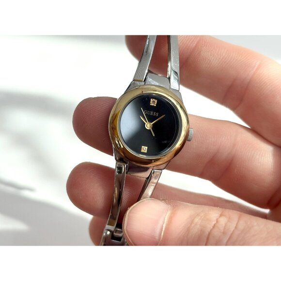 Guess Dual Toned Dual Silver Toned Ladies Vintage Wristwatch - 21mm - WORKS! - Picture 2 of 9